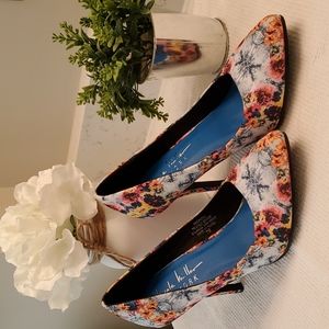 Nicole Miller Beautiful Heels New never worn
